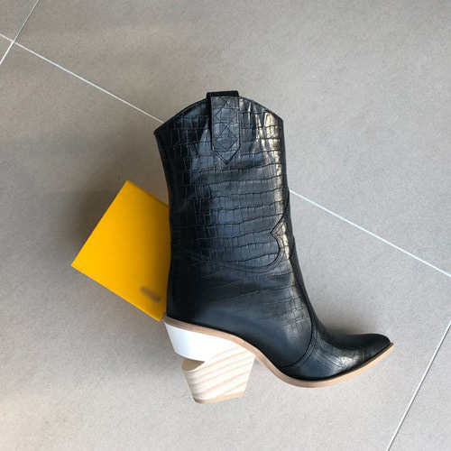 Fendi cutwalk.boots(crocodile skin)